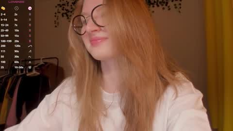 Snapshot of mollytucker chatting on 03-15-26, 04:02 mollytucker online show from 03-15-26, 04:02