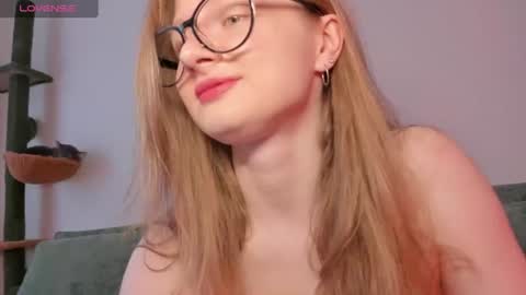 mollytucker online show from 07-10-26, 02:19