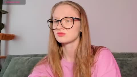 mollytucker online show from 07-12-26, 03:25