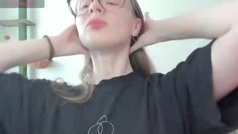 mollytucker online show from 07-17-26, 02:34