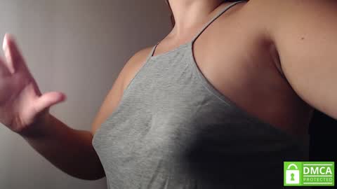 Snapshot of mollywayne chatting on 12-05-24, 10:44 Molly Join my social networks online show from 12-05-24, 10:44