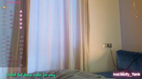 Snapshot of mollyyank chatting on 10-11-25, 11:09 Molly online show from 10-11-25, 11:09