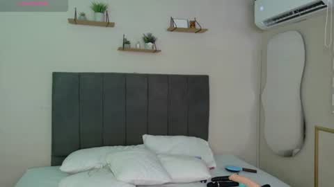 Snapshot of moly_juicy chatting on 06-11-26, 12:14 moly_juicy online show from 06-11-26, 12:14