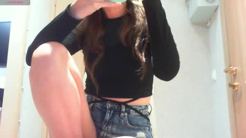 Hailey online show from 11-15-25, 03:37