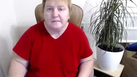 Snapshot of mommy99x chatting on 12-05-24, 10:23 Mommy99X online show from 12-05-24, 10:23