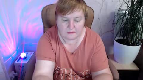 Snapshot of mommy99x chatting on 12-08-24, 07:54 Mommy99X online show from 12-08-24, 07:54