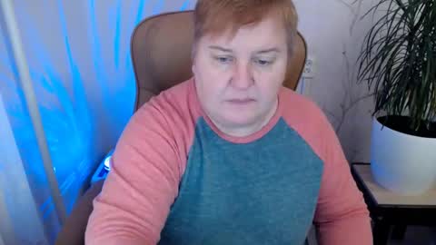 Snapshot of mommy99x chatting on 01-05-25, 01:15 Mommy99X online show from 01-05-25, 01:15