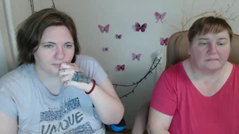 Snapshot of mommy99x chatting on 03-06-25, 08:05 Mommy99X online show from 03-06-25, 08:05