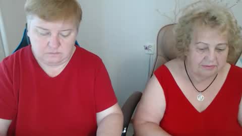 Snapshot of mommy99x chatting on 09-17-25, 06:15 Mommy99X online show from 09-17-25, 06:15