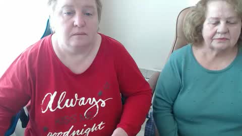 Snapshot of mommy99x chatting on 02-01-26, 08:35 Mommy99X online show from 02-01-26, 08:35