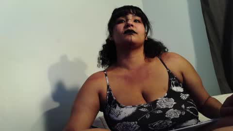 Snapshot of mommybubbles chatting on 02-02-26, 12:09 Mommy bubbles online show from 02-02-26, 12:09