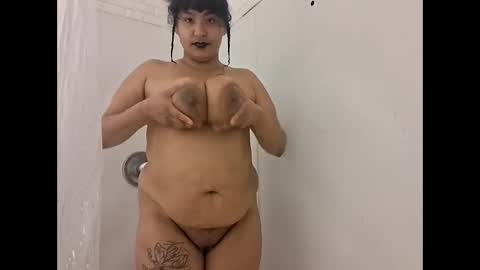 Snapshot of mommybubbles chatting on 03-12-26, 02:23 Mommy bubbles online show from 03-12-26, 02:23