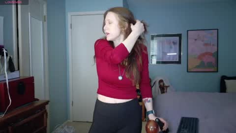 Snapshot of mommygoddessl chatting on 05-05-26, 02:03 Goddess L online show from 05-05-26, 02:03