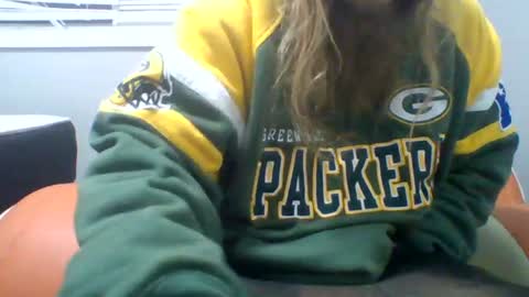 Snapshot of mommyissues2386 chatting on 11-27-25, 10:56 Richard Sheridan online show from 11-27-25, 10:56