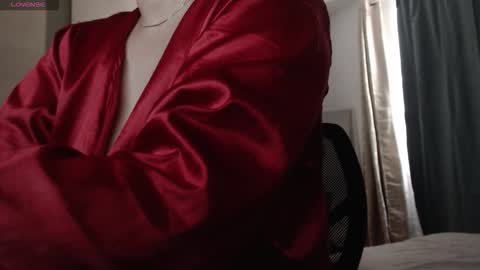 Daphne  online show from 10-16-25, 10:22