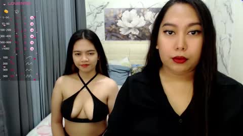 Snapshot of mommyknowsbest69 chatting on 09-23-25, 04:26 Hot Mommy Nathalie online show from 09-23-25, 04:26
