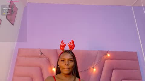 Snapshot of mommywebcam chatting on 12-21-25, 12:01 DINAH online show from 12-21-25, 12:01