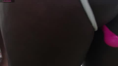 Snapshot of mommywebcam chatting on 03-06-26, 04:20 DINAH online show from 03-06-26, 04:20