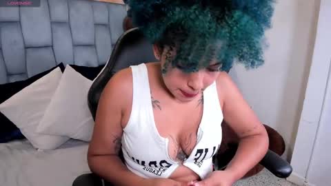 Momo  online show from 09-15-25, 01:49