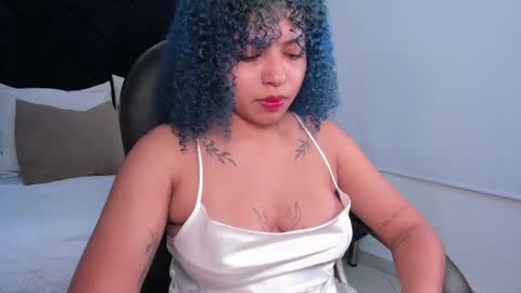 Momo  online show from 05-01-26, 03:55