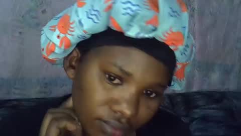 Snapshot of momsdoll chatting on 04-01-26, 06:36 momsdoll online show from 04-01-26, 06:36