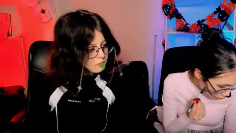 Mona  online show from 10-24-25, 07:54