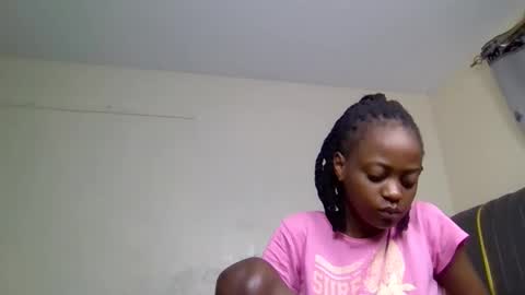 Snapshot of mona_luv1 chatting on 09-11-25, 12:11 Mona online show from 09-11-25, 12:11