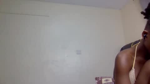 Snapshot of mona_luv1 chatting on 09-12-25, 12:27 Mona online show from 09-12-25, 12:27