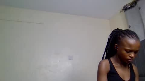 Snapshot of mona_luv1 chatting on 09-15-25, 01:16 Mona online show from 09-15-25, 01:16