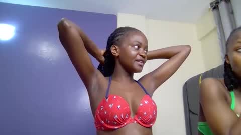 Snapshot of mona_luv1 chatting on 10-02-25, 05:25 Mona online show from 10-02-25, 05:25