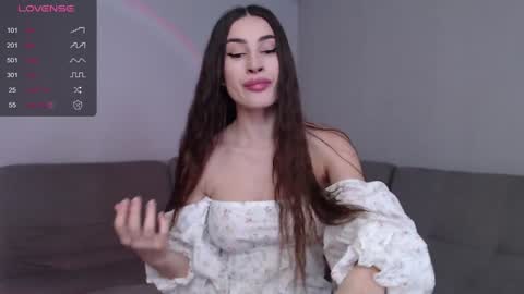Snapshot of mona_saxxx chatting on 12-28-24, 05:44 Hey Guys im Mona. PVT is Open Please Make me CUM online show from 12-28-24, 05:44