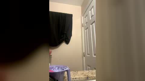 Snapshot of monab9292 chatting on 08-05-26, 03:53 monab9292 online show from 08-05-26, 03:53