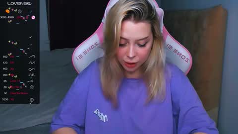 Snapshot of monalauu chatting on 09-28-25, 02:06 online show from 09-28-25, 02:06