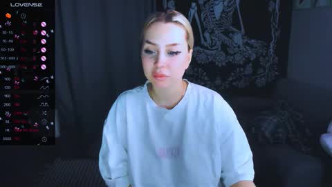 Snapshot of monalauu chatting on 02-08-26, 03:37 online show from 02-08-26, 03:37