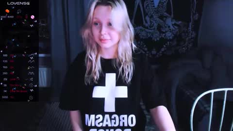 Snapshot of monalauu chatting on 02-15-26, 05:20 online show from 02-15-26, 05:20