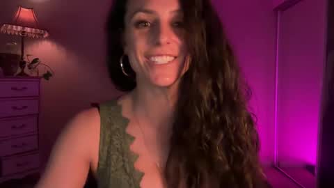 Snapshot of monalisa169 chatting on 02-17-25, 08:04 Mona online show from 02-17-25, 08:04