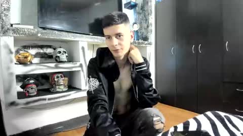 Snapshot of monarquia_ chatting on 03-15-26, 02:17 nicolas online show from 03-15-26, 02:17