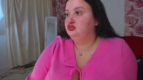 Snapshot of monasteel chatting on 02-10-25, 12:39 Monica online show from 02-10-25, 12:39