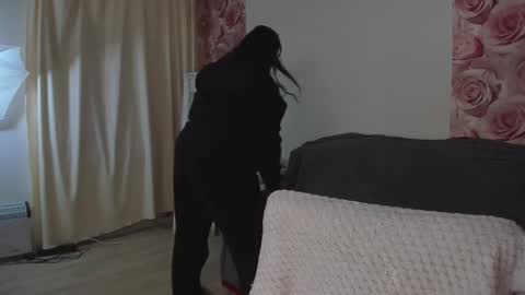 Snapshot of monasteel chatting on 02-28-25, 06:21 Monica online show from 02-28-25, 06:21