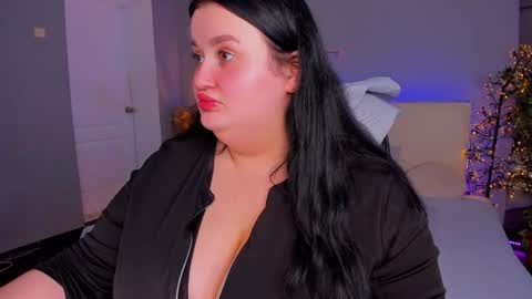 Monica online show from 02-13-26, 07:37