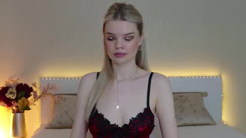 Monaxxx  online show from 12-30-24, 01:14