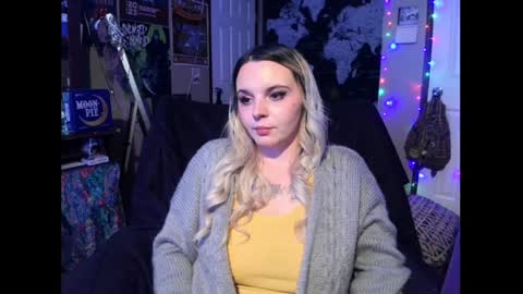 Snapshot of monica_lily chatting on 12-02-24, 04:53 Monica online show from 12-02-24, 04:53