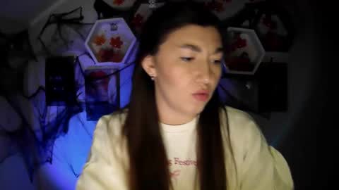 Snapshot of monica_sweets chatting on 10-01-25, 06:47 sweet girl and shine body online show from 10-01-25, 06:47