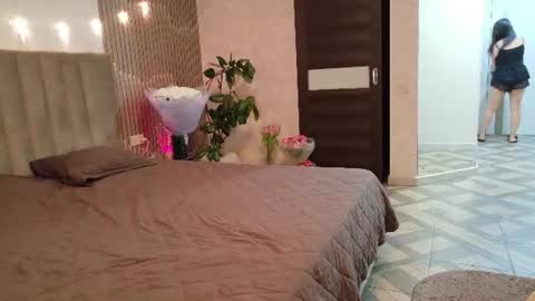 monica_weisss online show from 07-28-26, 10:31