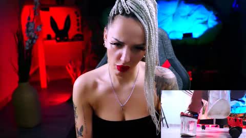 Monika online show from 02-25-25, 11:41