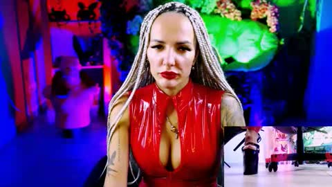 Monika online show from 10-08-25, 10:46