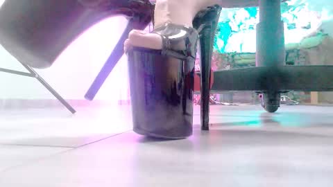 Monika online show from 12-19-25, 10:55