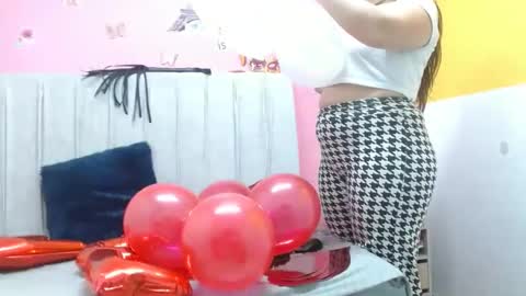 Snapshot of monickhot303av chatting on 02-14-25, 02:07 monickhot303av online show from 02-14-25, 02:07