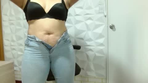 Snapshot of monickhot303av chatting on 12-16-25, 08:14 monickhot303av online show from 12-16-25, 08:14