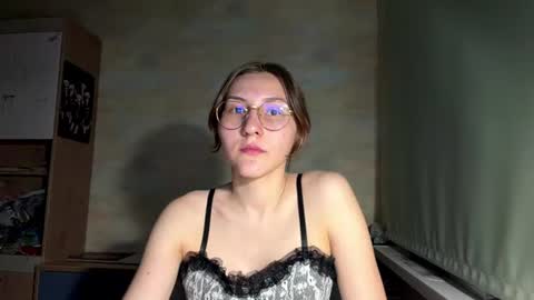 Snapshot of monikakotts chatting on 06-16-26, 07:27 Mia online show from 06-16-26, 07:27